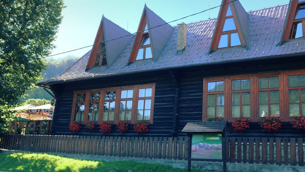 Penzion Manin Повазька-Бистріца Екстер'єр фото